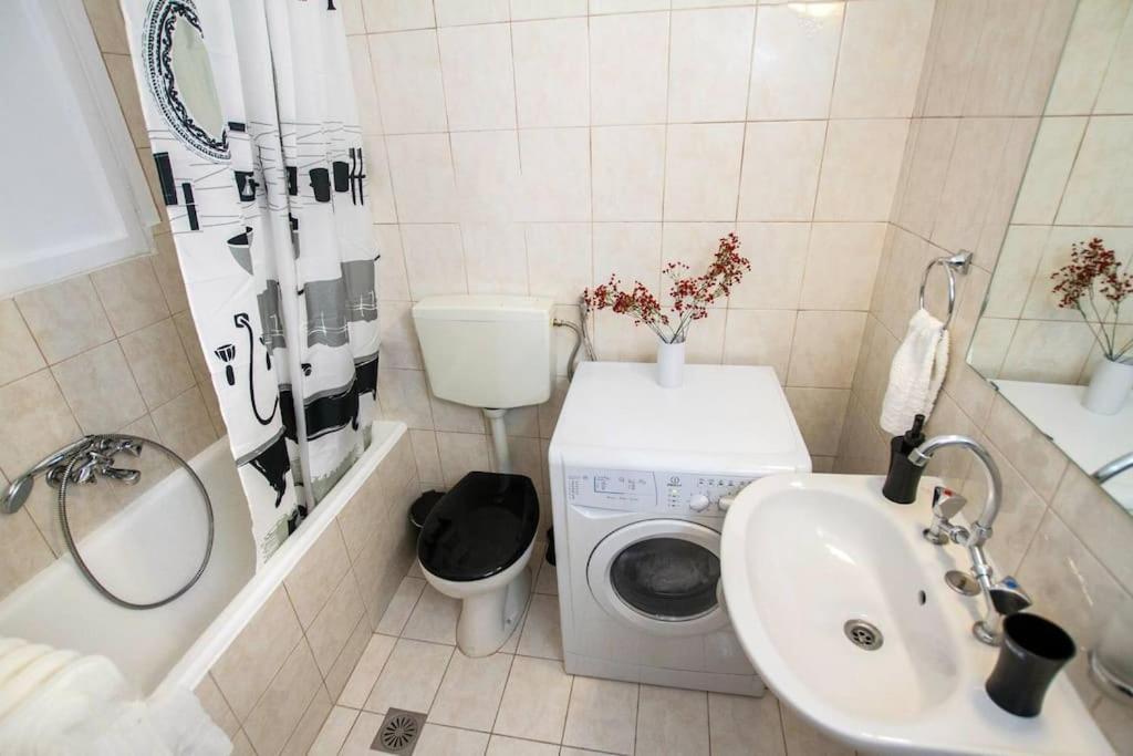 2Bdr Olympianzeus Apt With Netflix Atene Esterno foto
